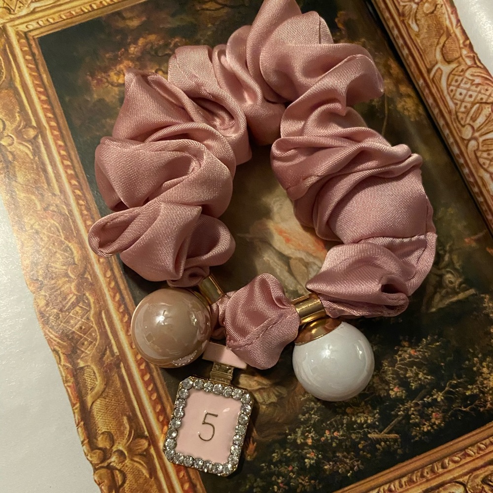 Fashionable scrunchie